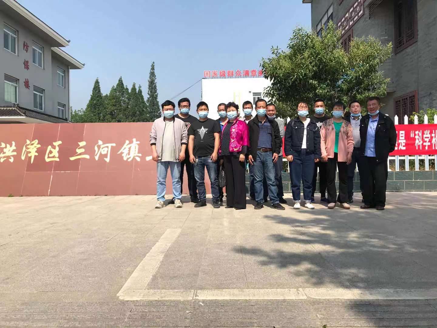 提供暖心接送專車！洪澤區(qū)三河鎮(zhèn)政府全力“護(hù)航”歐西員工疫苗接種